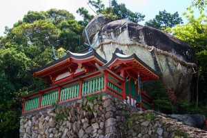 神倉神社（ゴトビキ岩）